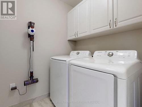 112 Hutt Crescent, Aurora, ON - Indoor Photo Showing Laundry Room