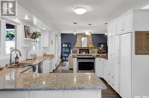 128 Blue Sage Drive, Moose Jaw, SK - Indoor Photo Showing Kitchen With Double Sink With Upgraded Kitchen