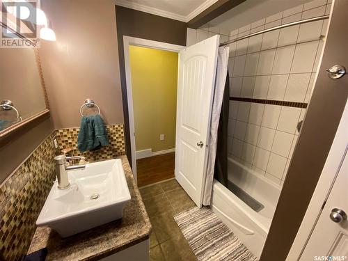 20 Redwood Drive, Yorkton, SK - Indoor Photo Showing Bathroom