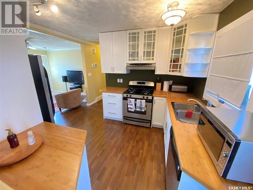 20 Redwood Drive, Yorkton, SK - Indoor Photo Showing Kitchen With Double Sink