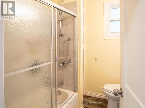 5 Wolseley Avenue, London, ON - Indoor Photo Showing Bathroom