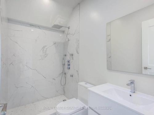 15A Marquette Ave, Toronto, ON - Indoor Photo Showing Bathroom