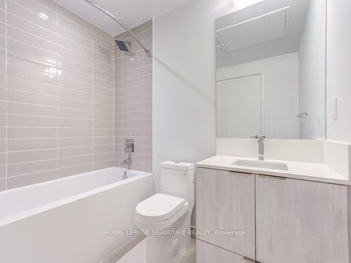 2105-181 Dundas St E, Toronto, ON - Indoor Photo Showing Bathroom