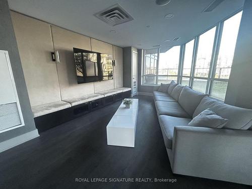 509-50 Bruyeres Mews, Toronto, ON - Indoor Photo Showing Living Room