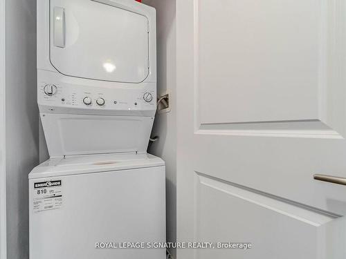 1201-7890 Bathurst St, Vaughan, ON - Indoor Photo Showing Laundry Room