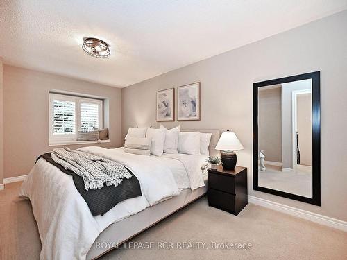 169 Denise Circ, Newmarket, ON - Indoor Photo Showing Bedroom