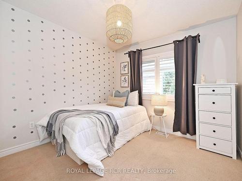 169 Denise Circ, Newmarket, ON - Indoor Photo Showing Bedroom