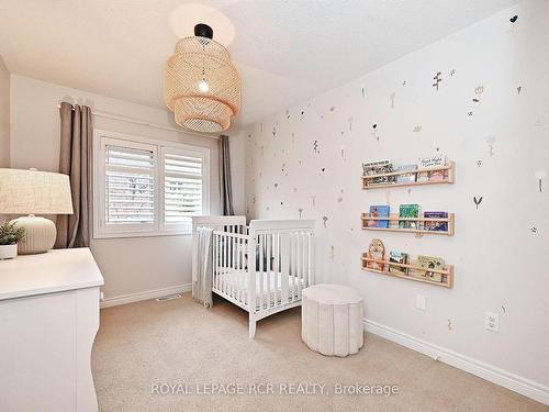 169 Denise Circ, Newmarket, ON - Indoor Photo Showing Bedroom