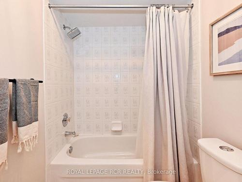 169 Denise Circ, Newmarket, ON - Indoor Photo Showing Bathroom