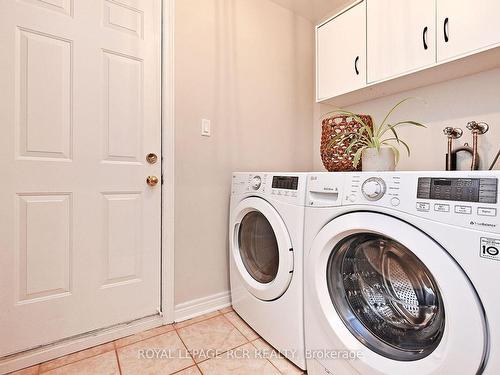 169 Denise Circ, Newmarket, ON - Indoor Photo Showing Laundry Room