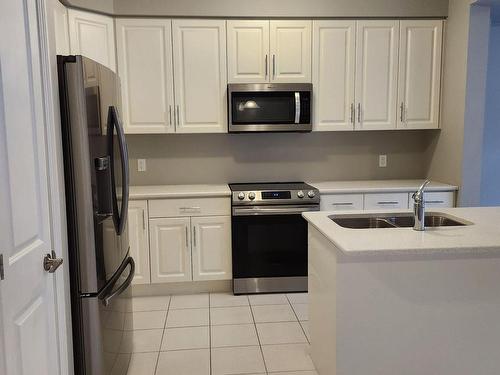 1022 Wright Dr, Midland, ON - Indoor Photo Showing Kitchen With Double Sink