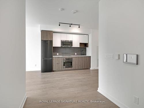 310-5 Defries St, Toronto, ON - Indoor Photo Showing Kitchen