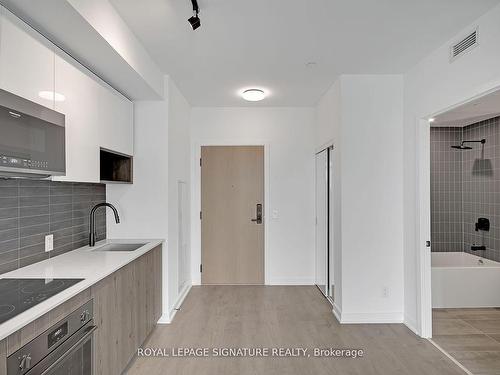 310-5 Defries St, Toronto, ON - Indoor Photo Showing Kitchen