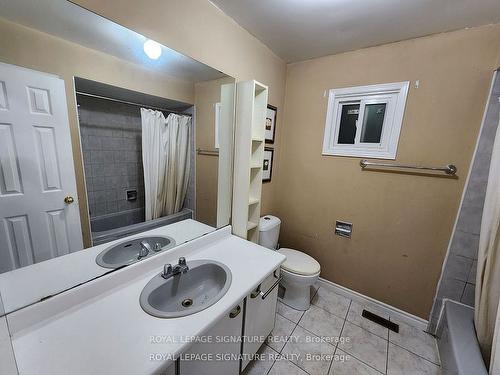 2377 Belcaro Way, Mississauga, ON - Indoor Photo Showing Bathroom