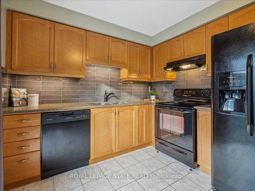 45-24 Kenyon Cres, Grimsby, ON - Indoor Photo Showing Kitchen