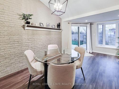 51 Branthaven Dr, Hamilton, ON - Indoor Photo Showing Dining Room