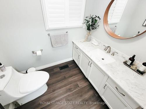 51 Branthaven Dr, Hamilton, ON - Indoor Photo Showing Bathroom