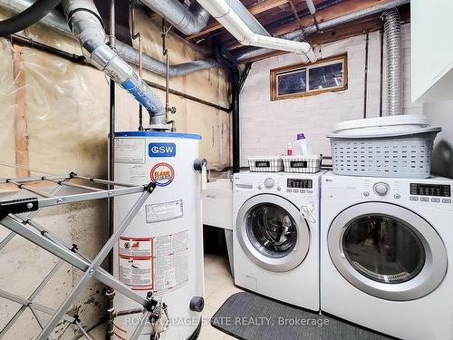 51 Branthaven Dr, Hamilton, ON - Indoor Photo Showing Laundry Room