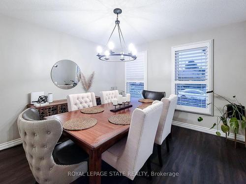 51 Branthaven Dr, Hamilton, ON - Indoor Photo Showing Dining Room