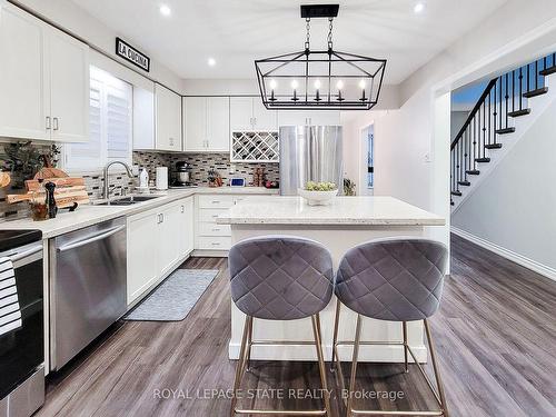 51 Branthaven Dr, Hamilton, ON - Indoor Photo Showing Kitchen With Double Sink With Upgraded Kitchen