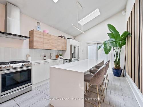 102 Seaton St, Toronto, ON - Indoor Photo Showing Kitchen