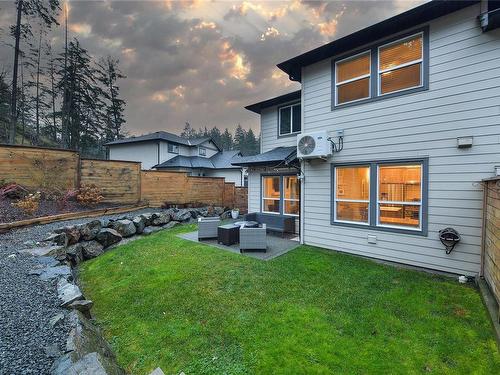 8 Casey Pl, View Royal, BC 