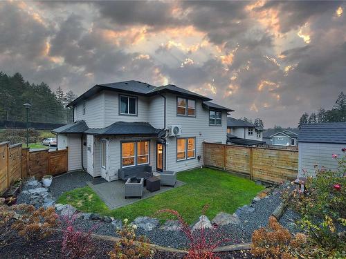 8 Casey Pl, View Royal, BC 