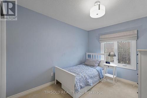 7 Royal Manor Crescent, Richmond Hill, ON - Indoor Photo Showing Bedroom