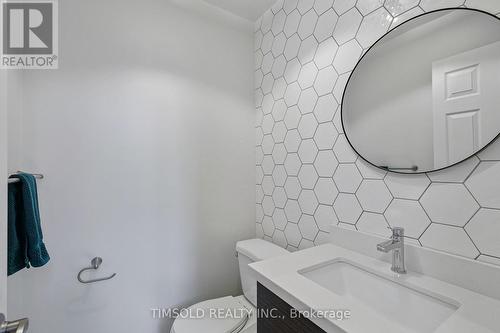 7 Royal Manor Crescent, Richmond Hill, ON - Indoor Photo Showing Bathroom