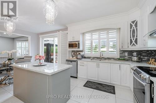 14 Valleywest Road, Brampton, ON - Indoor Photo Showing Kitchen