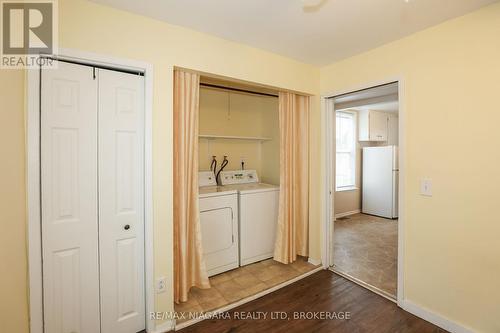 4125 May Avenue, Niagara Falls (210 - Downtown), ON - Indoor Photo Showing Laundry Room