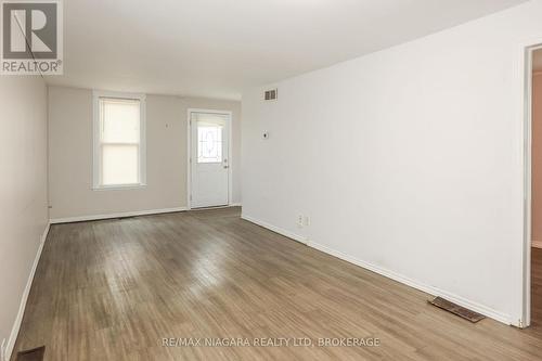 4125 May Avenue, Niagara Falls (210 - Downtown), ON - Indoor Photo Showing Other Room