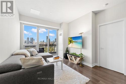 Ph2606 - 225 Sackville Street, Toronto, ON - Indoor Photo Showing Living Room