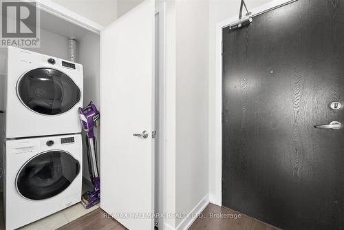 Ph2606 - 225 Sackville Street, Toronto, ON - Indoor Photo Showing Laundry Room