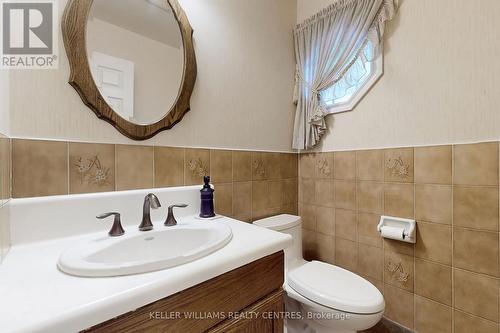 31 Royal Court, Bradford West Gwillimbury, ON - Indoor Photo Showing Bathroom