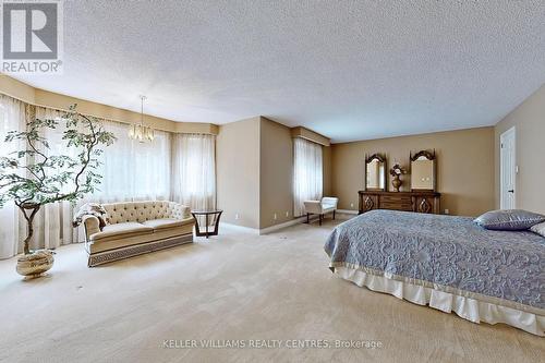 31 Royal Court, Bradford West Gwillimbury, ON - Indoor Photo Showing Bedroom