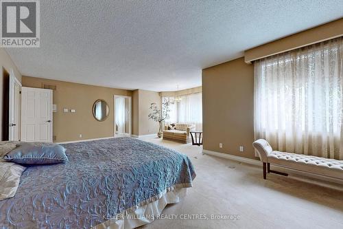 31 Royal Court, Bradford West Gwillimbury, ON - Indoor Photo Showing Bedroom