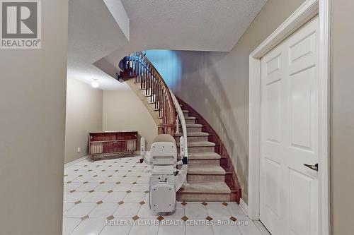 31 Royal Court, Bradford West Gwillimbury, ON - Indoor Photo Showing Other Room