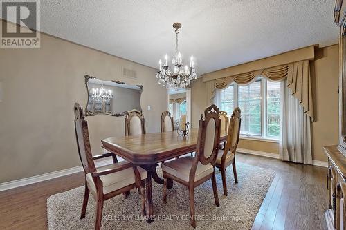 31 Royal Court, Bradford West Gwillimbury, ON - Indoor Photo Showing Dining Room