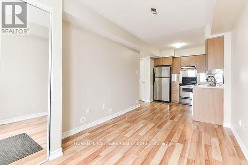 61 - 2275 Bur Oak Avenue, Markham, ON - Indoor Photo Showing Kitchen