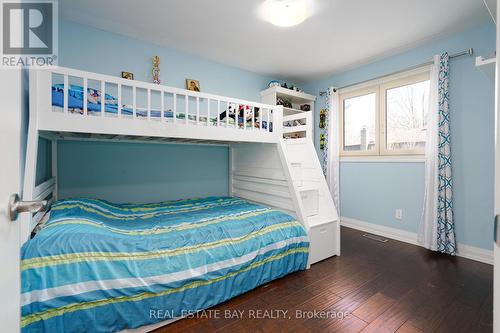 220 Overton Place, Oakville, ON - Indoor Photo Showing Bedroom