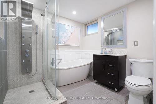 220 Overton Place, Oakville, ON - Indoor Photo Showing Bathroom