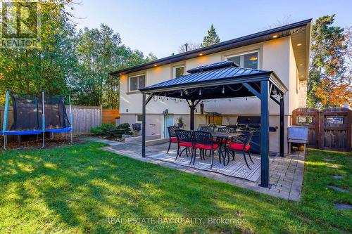 220 Overton Place, Oakville, ON - Outdoor