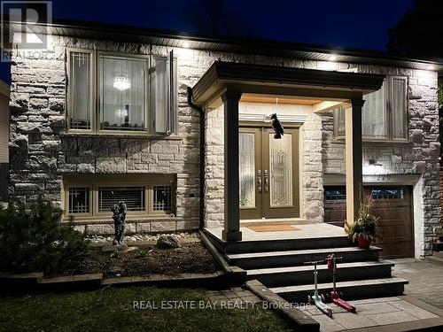 220 Overton Place, Oakville, ON - Outdoor