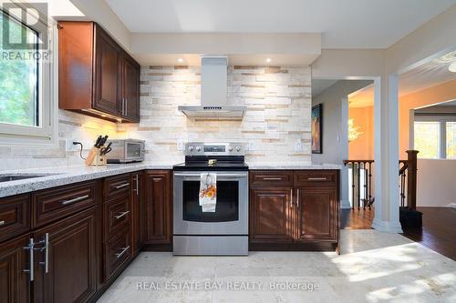 220 Overton Place, Oakville, ON - Indoor Photo Showing Kitchen