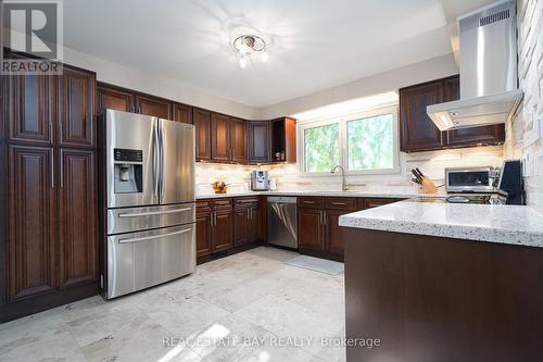 220 Overton Place, Oakville, ON - Indoor Photo Showing Kitchen