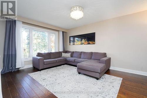 220 Overton Place, Oakville, ON - Indoor Photo Showing Living Room