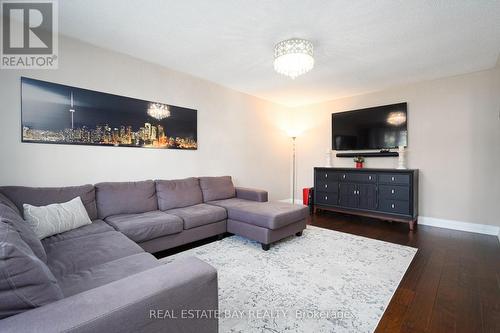 220 Overton Place, Oakville, ON - Indoor Photo Showing Living Room