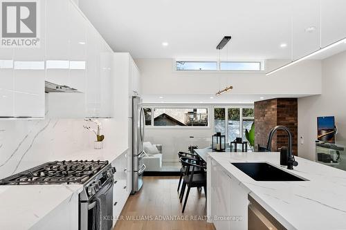 Rear - 386 Concord Avenue, Toronto, ON - Indoor Photo Showing Kitchen With Upgraded Kitchen