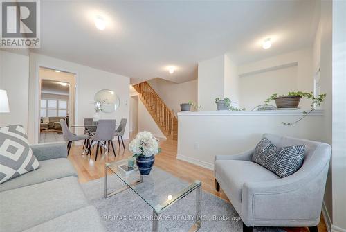 1183 Caliper Lane, Pickering, ON - Indoor Photo Showing Living Room